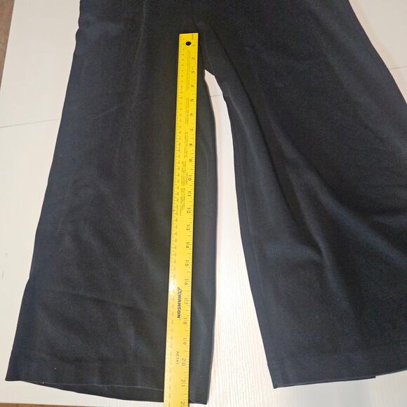 New York & Company Black Off the Shoulder Jumpsuit Straight Crop Leg Size M 3642 - Picture 5 of 6